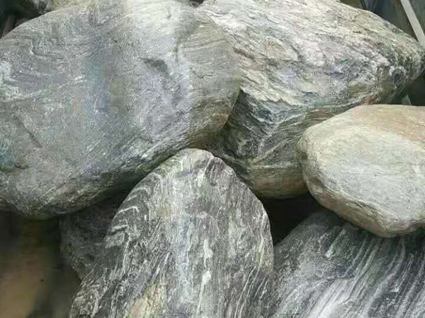 假山石